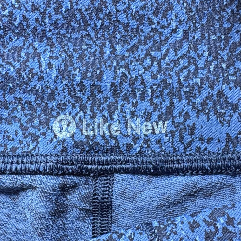 Lululemon Athletica Blue Patterned Leggings NWOT